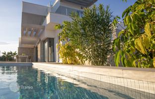 4-bedroom villa 244 m² in Benidorm for 850,000 €