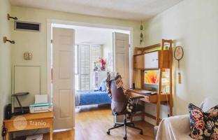 5-bedroom apartment in Southport Street for C$691,000
