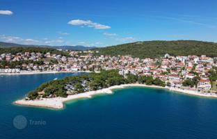 Land plot 1,239 m² in Trogir for 434,000 €