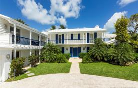 Spacious villa with a garden, a backyard, a pool, a relaxation area, a terrace and a garage, Miami Beach, USA for 9,275,000 €