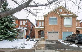 Terraced house – Scarborough, Toronto, Ontario,  Canada for C$1,086,000