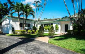 Cozy villa with a plot, a pool and a terrace, Bay Harbor Islands, USA for $1,335,000