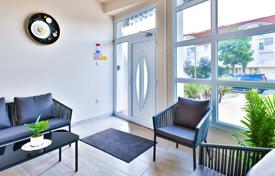 6-room house 200 m² in Debrecen for 5,200 € per week