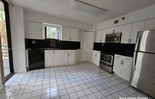 2-bedroom apartments in condo 121 m² in Aventura for $388,000