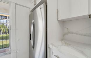 2-bedroom apartments in condo 103 m² in Miami for $330,000