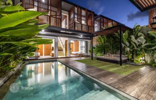 4-bedroom villa 280 m² in Batu Bolong Beach for $635,000