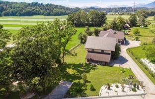 House 1,094 m² in Radovljica for 2,398,000 €