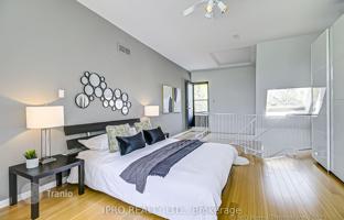 9-bedroom townhouse in Carlaw Avenue for C$2,328,000
