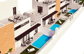 Townhouses with 3 bedrooms and private pool in Villamartin for 324,000 €