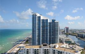Furnished flat with ocean views in a residence on the first line of the beach, Hollywood, Florida, USA for $1,450,000