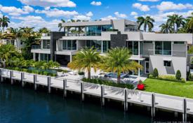 Three-storey modern villa with a pool, a terrace and an ocean view, Fort Lauderdale, USA for $11,500,000