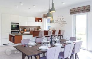 Two-level house with a swimming pool in Düsseldorf, Germany for 759,000 €