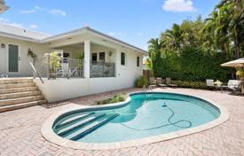 Spacious villa with a pool, a garden and a terrace, Key Biscayne, USA for $2,295,000