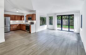 Townhome – Hollywood, Florida, USA for $499,000