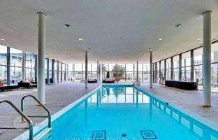 5-bedroom apartment in The Queensway for C$881,000