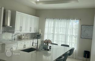 5-bedroom house 440 m² in Parkland for $1,639,000