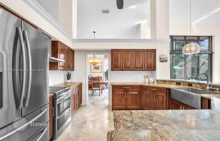 4-bedroom house 322 m² in Weston for $1,325,000