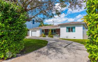 4-bedroom house 220 m² in Miami for $2,250,000