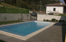 Semidetached villa in quiet and sunny location with Lake views, only 1.5 km from the Lake and the centre, Italy for 550,000 €