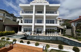 5-bedroom villa 350 m² in Alanya for 83,292,000 TRY