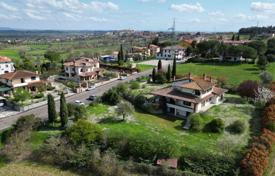 Villa with garden and annexe in the heart of Tuscany for 680,000 €