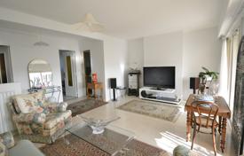 Property for sale in Antibes. Elegant apartment with a terrace, a cellar and a parking, in a privileged district, close to the city center, Badine, Juan-les-Pins, France Property for sale in Antibes. Elegant apartment with a terrace, a cellar and a parking, in a privileged district, close to the city center, Badine, Juan-les-Pins, France