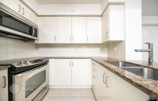 5-bedroom apartment in Etobicoke for C$776,000