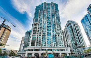 5-bedroom apartment in Yonge Street for C$1,136,000
