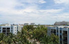 Condo – North Miami, Florida, USA for $305,000