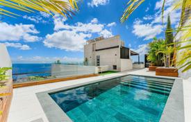 Exclusive villa with a pool, a parking and panoramic sea views in Santa Cruz de Tenerife, Spain for 1,990,000 €