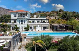 Villa with a swimming pool and a private beach, Elounda, Greece for 5,900,000 €
