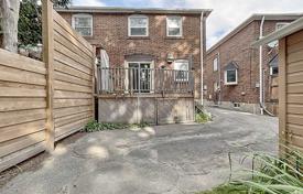 Terraced house – Eglinton Avenue East, Toronto, Ontario,  Canada for C$1,639,000