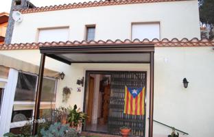 Spacious villa with a swimming pool, a garden and terraces in a prestigious residence, near beaches and the center of Lloret de Mar, Spain for 351,000 €