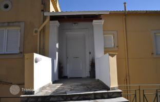 5-bedroom townhouse in Corfu for 330,000 €