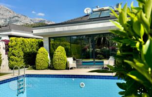 6-bedroom villa 230 m² in Kemer for 60,853,000 TRY