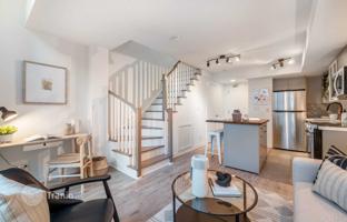 3-bedroom apartment in Fleet Street for C$796,000