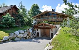 Exclusive hilltop chalet with a spa area close to ski slopes, Megeve, France for 27,000 € per week