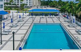 Condo – Miami Beach, Florida, USA for $695,000