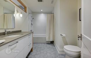 12-bedroom house in Etobicoke for C$1,935,000