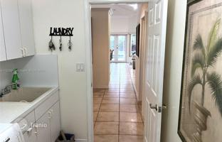 4-bedroom house 372 m² in Miami for $969,000