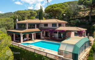 4-bedroom house 530 m² in Alella for 1,180,000 €