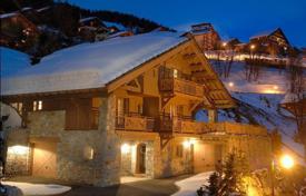 Three-level chalet with a jacuzzi in the resort of Meribel, Alps, France for 12,200 € per week