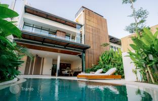 3-bedroom villa 358 m² in Batu Bolong Beach for $850,000