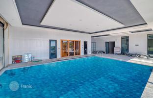 8-bedroom villa 2,500 m² in Kargicak for 194,349,000 TRY