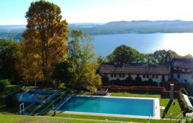 Three bedroom apartment with swimming pool in Lesa, Maggiore lake for 420,000 €