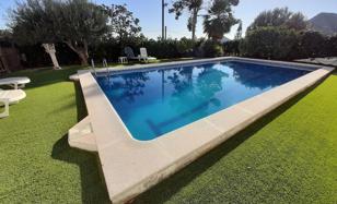 6-bedroom house 465 m² in Barcelona for 995,000 €