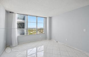 1-bedroom apartments in condo 69 m² in Pine Tree Drive for $335,000