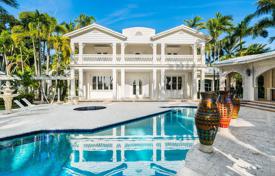 Spacious villa with a large plot, a swimming pool, a garage, a terrace and views of the bay, Miami Beach, USA for $32,000,000