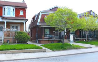 8-bedroom townhouse in Symington Avenue for C$1,488,000