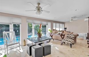 4-bedroom house 431 m² in Hialeah for $1,298,000